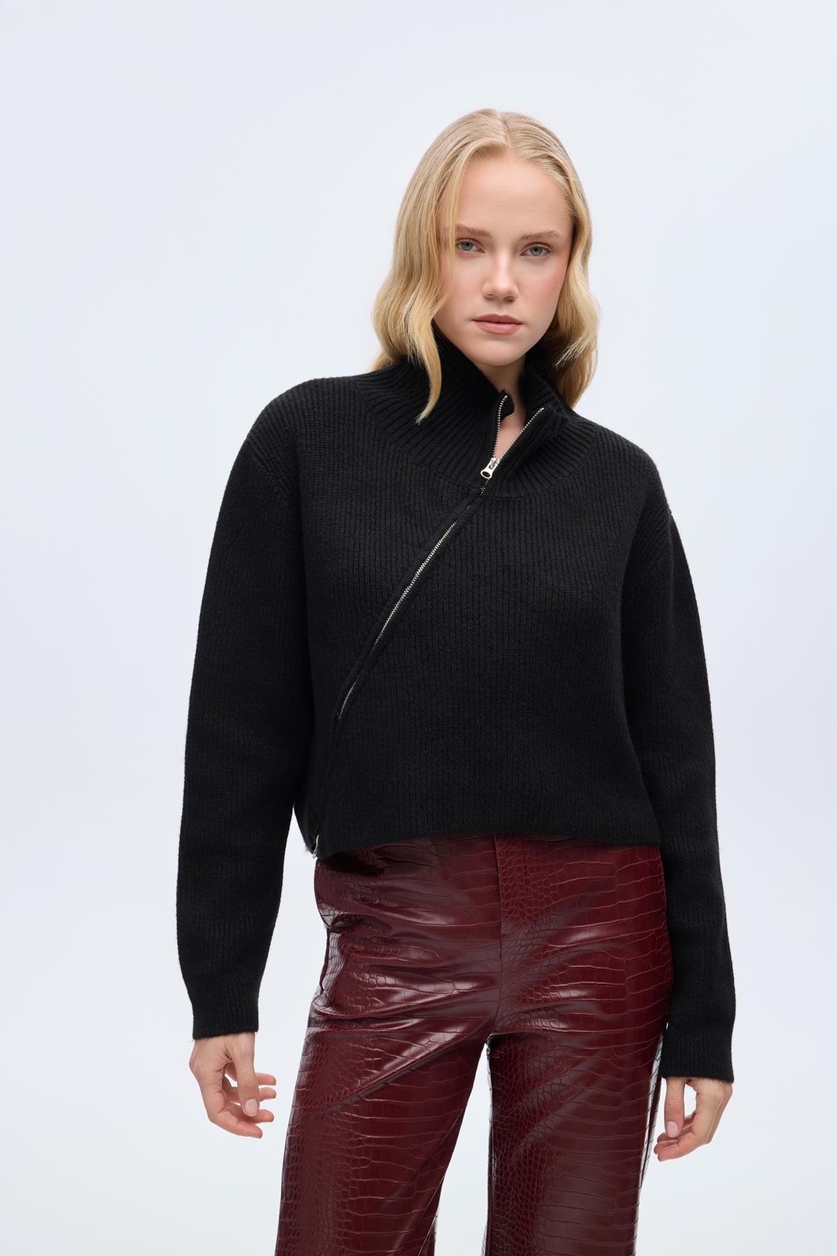 Asimetrik Fermuarlı Triko - Siyah